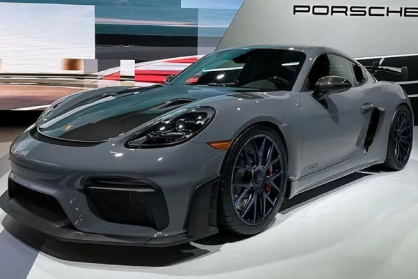 Porsche GT4 RS